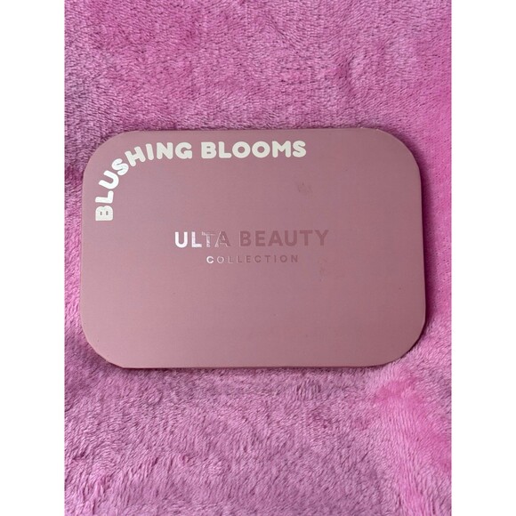 New! Ulta Beauty Blushing Blooms Eyeshadow Palette BNIB NWT - Picture 2 of 4